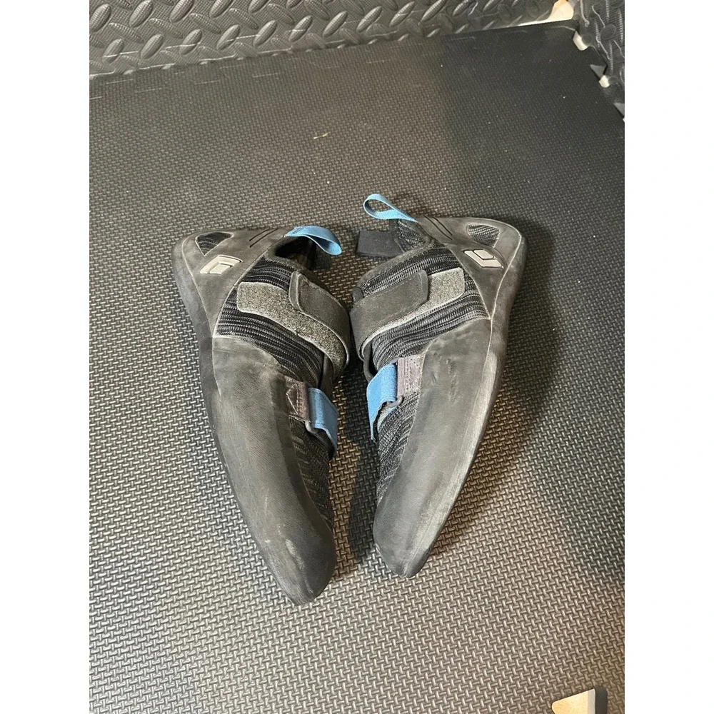 Black Diamond Momentum Climbing Shoes Mens 11 Black Blue Hook and Loop Straps